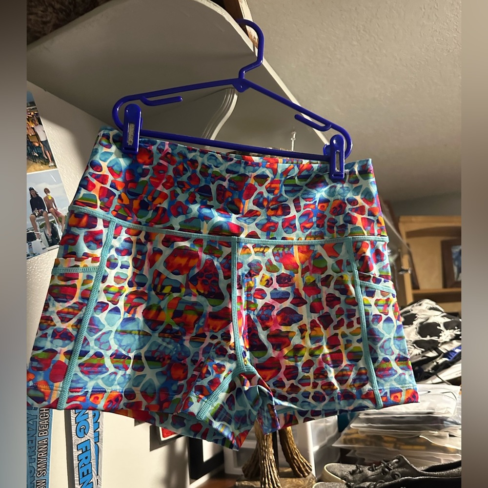 Constantly Varied Gear NWT Exotic 2.5” medium shorts